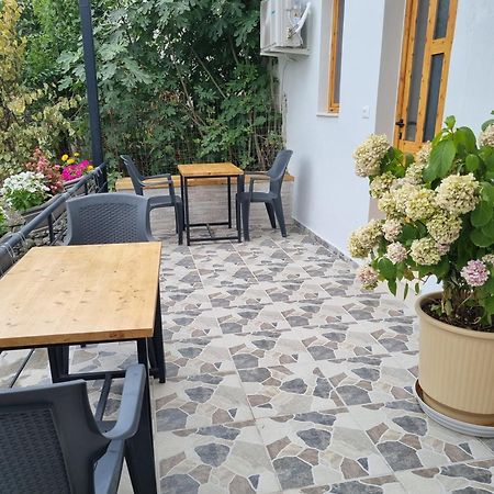 Bed and Breakfast Tony'S Terrace à Gjirokastër Extérieur photo