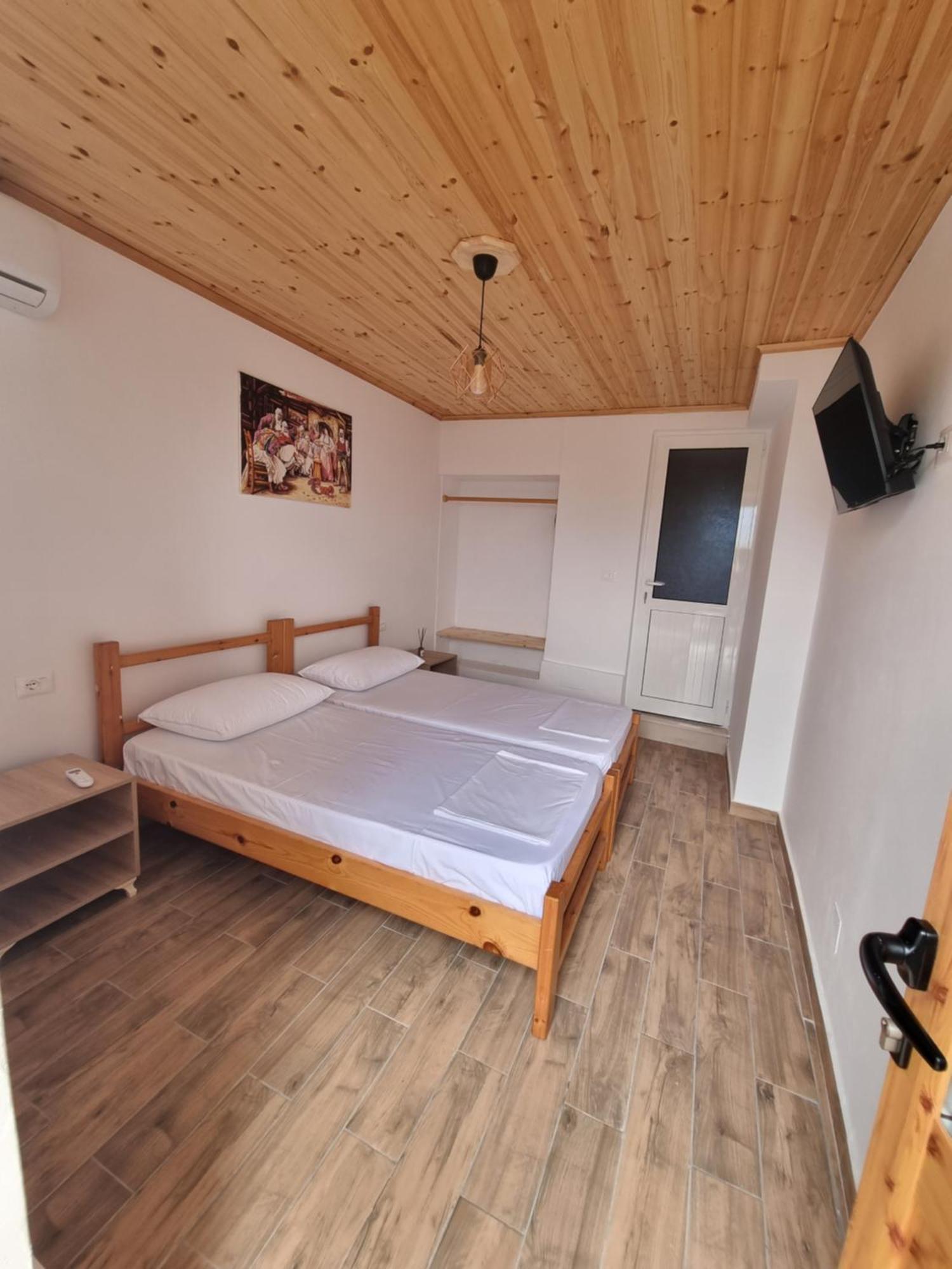 Bed and Breakfast Tony'S Terrace à Gjirokastër Extérieur photo