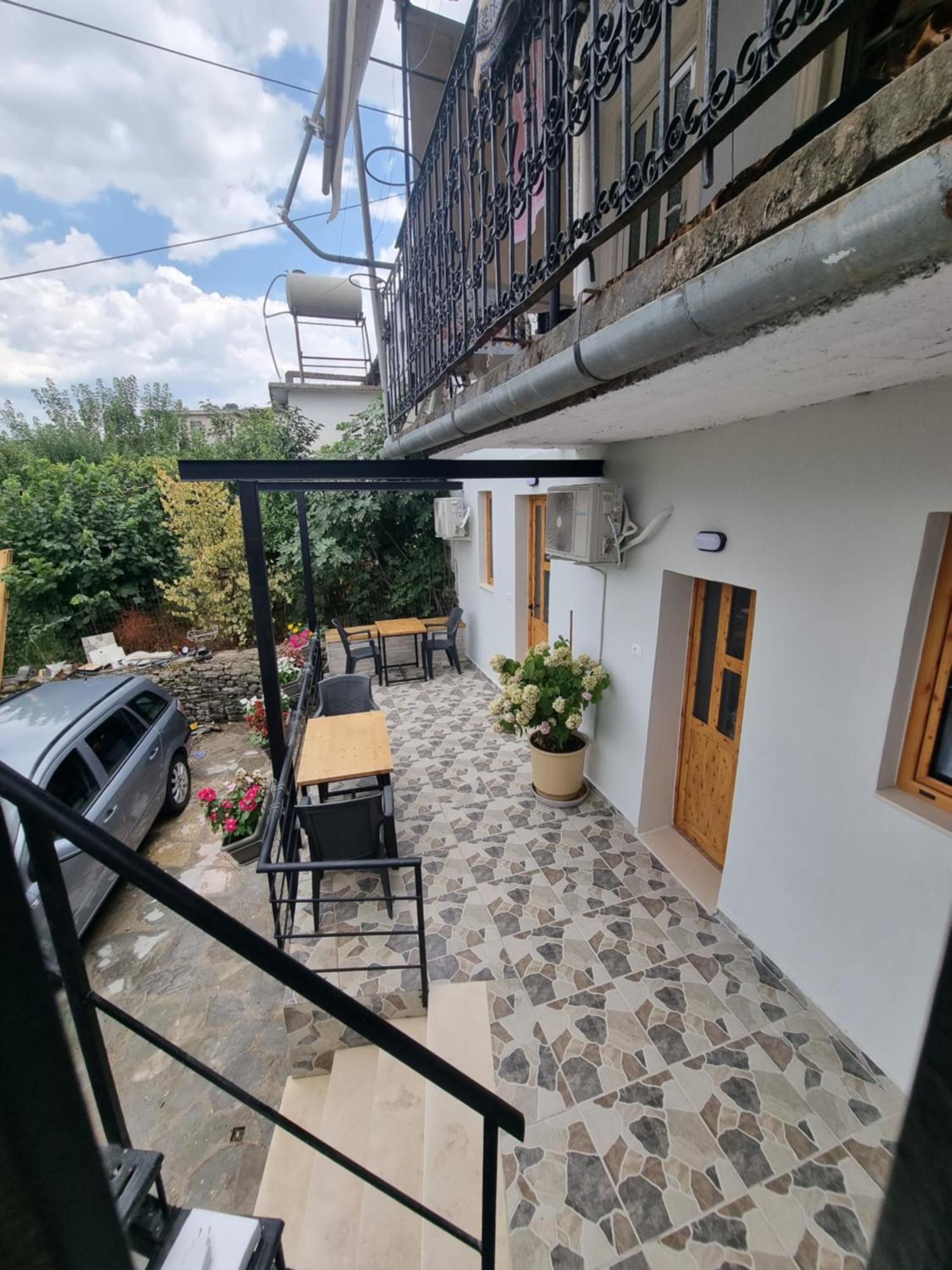 Bed and Breakfast Tony'S Terrace à Gjirokastër Extérieur photo